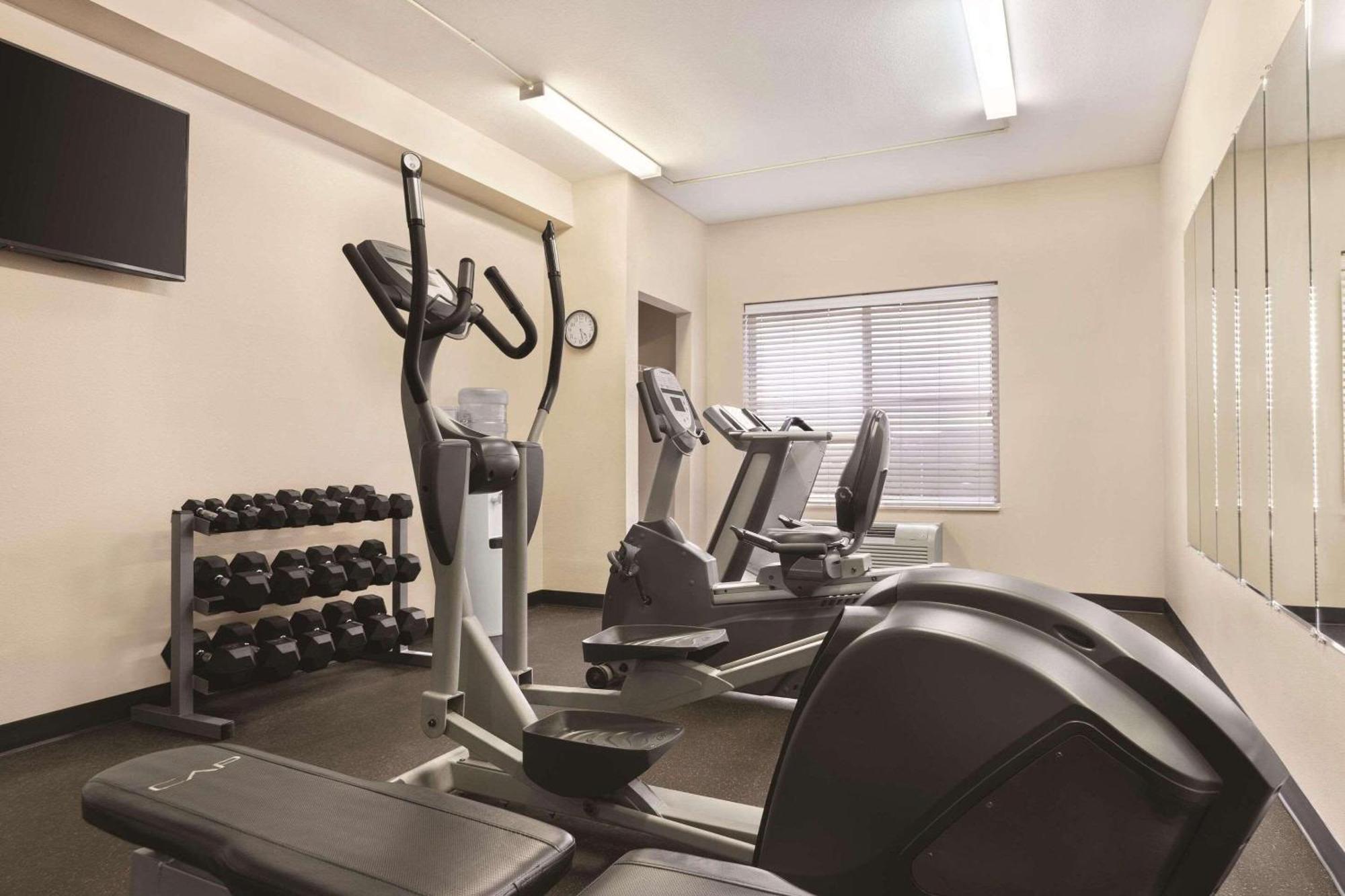 Country Inn & Suites By Radisson, Wytheville, Va ภายนอก รูปภาพ
