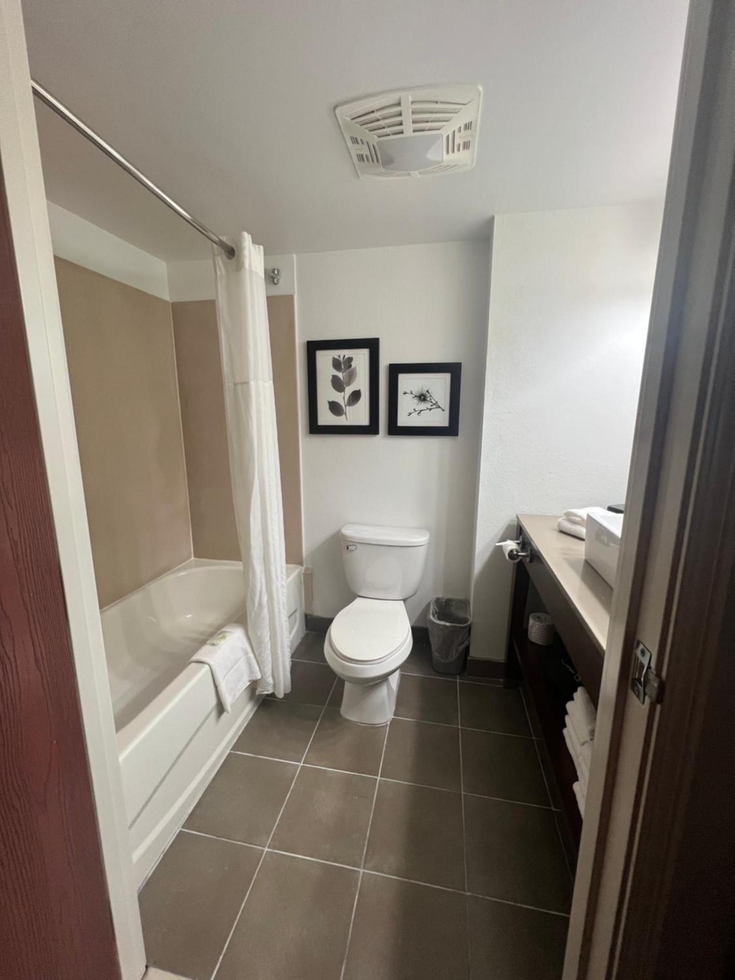 Country Inn & Suites By Radisson, Wytheville, Va ภายนอก รูปภาพ